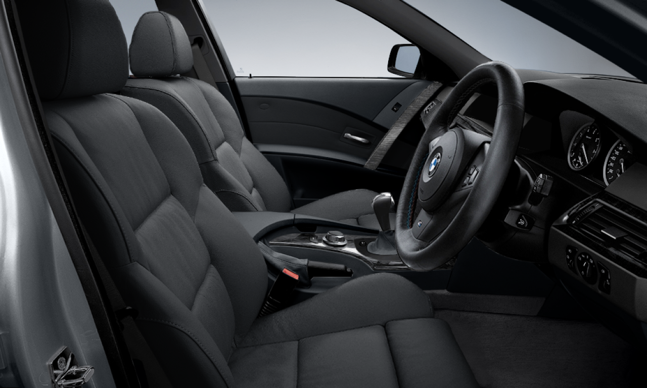 Interior of BMW 530i (E60), VIN WBANE72070CM21013