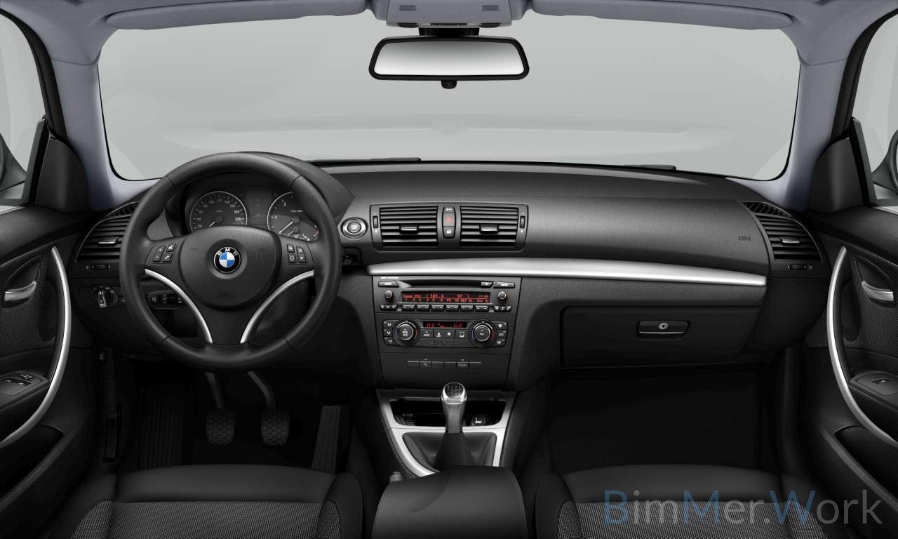 Interior of BMW 118d (Coupe (2 Doors)), VIN WBAUR11000VN72830