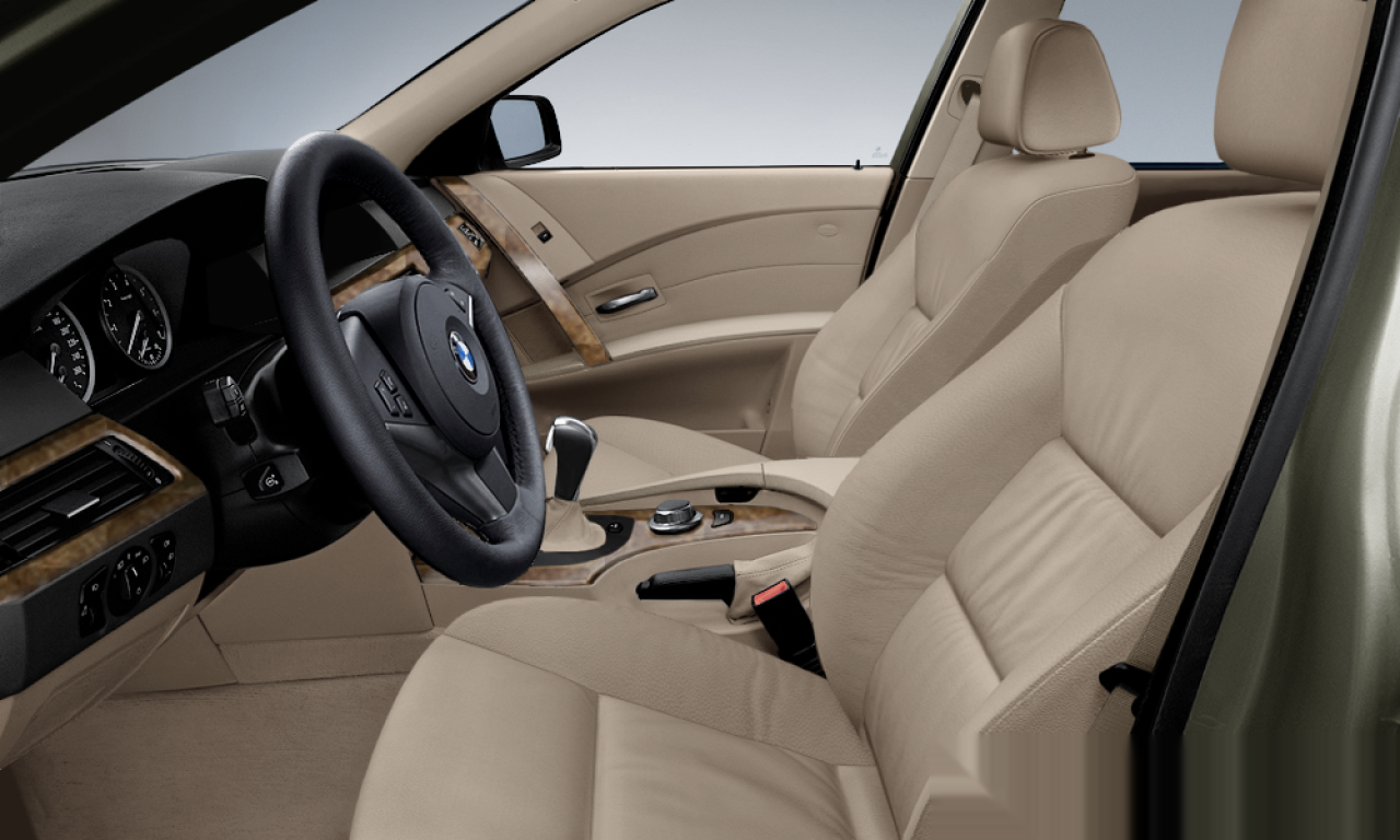 Interior of BMW 525xi (E60), VIN WBANF31000CX52099
