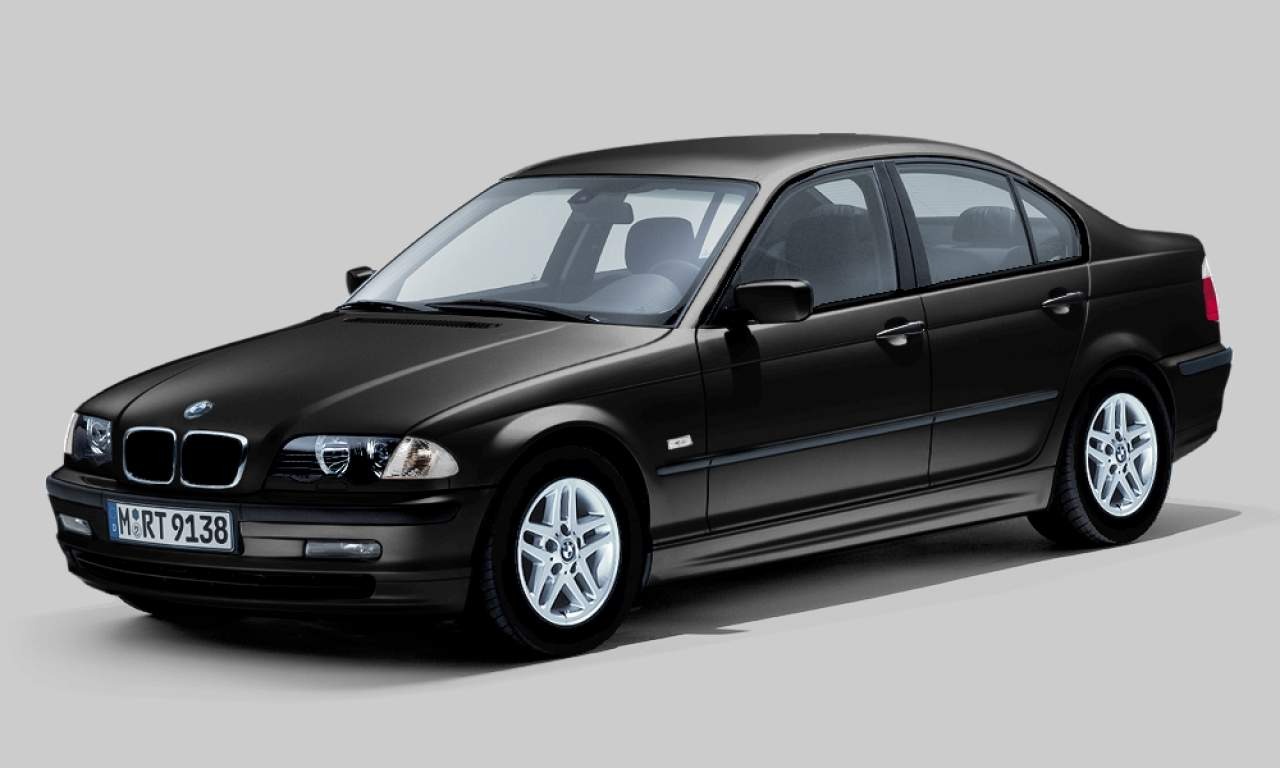 Exterior of BMW 318I (Sedan (4 Doors)), VIN WBAAL31010AY34698