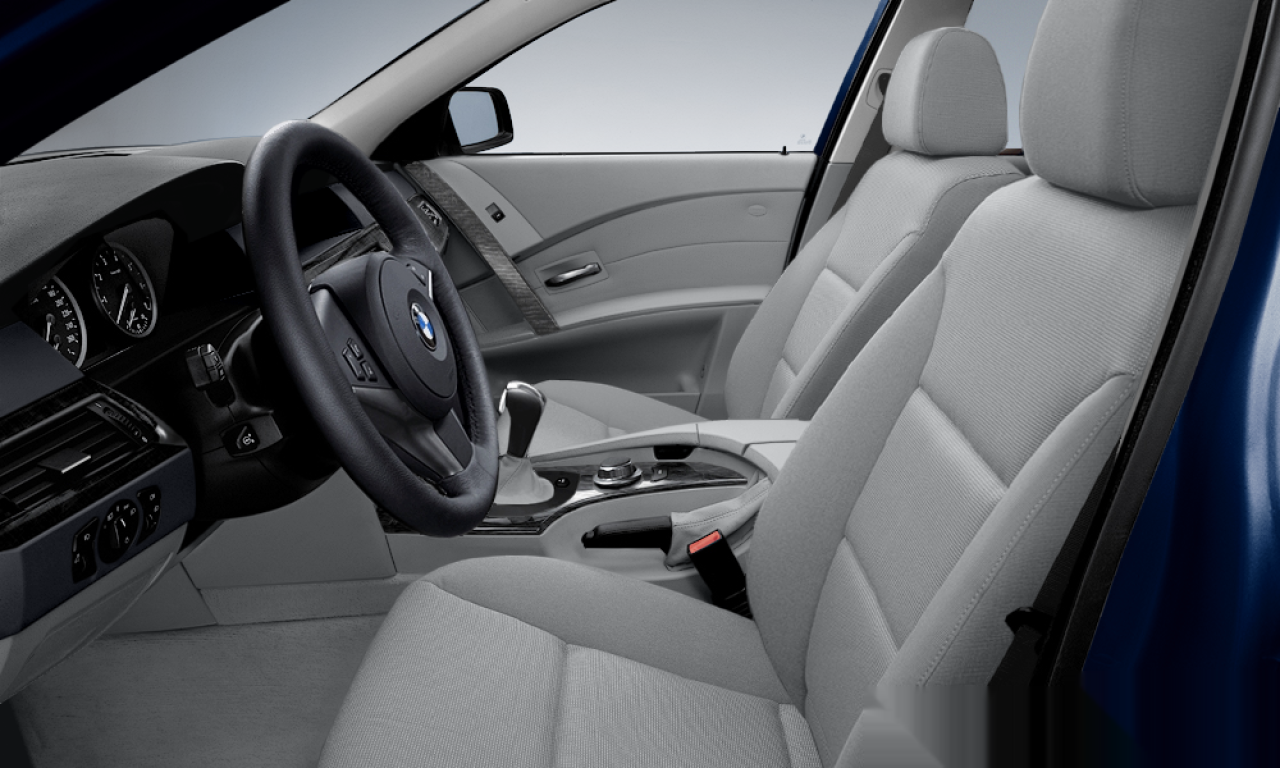 Interior of BMW 535d (E61), VIN WBANJ91090CR64212