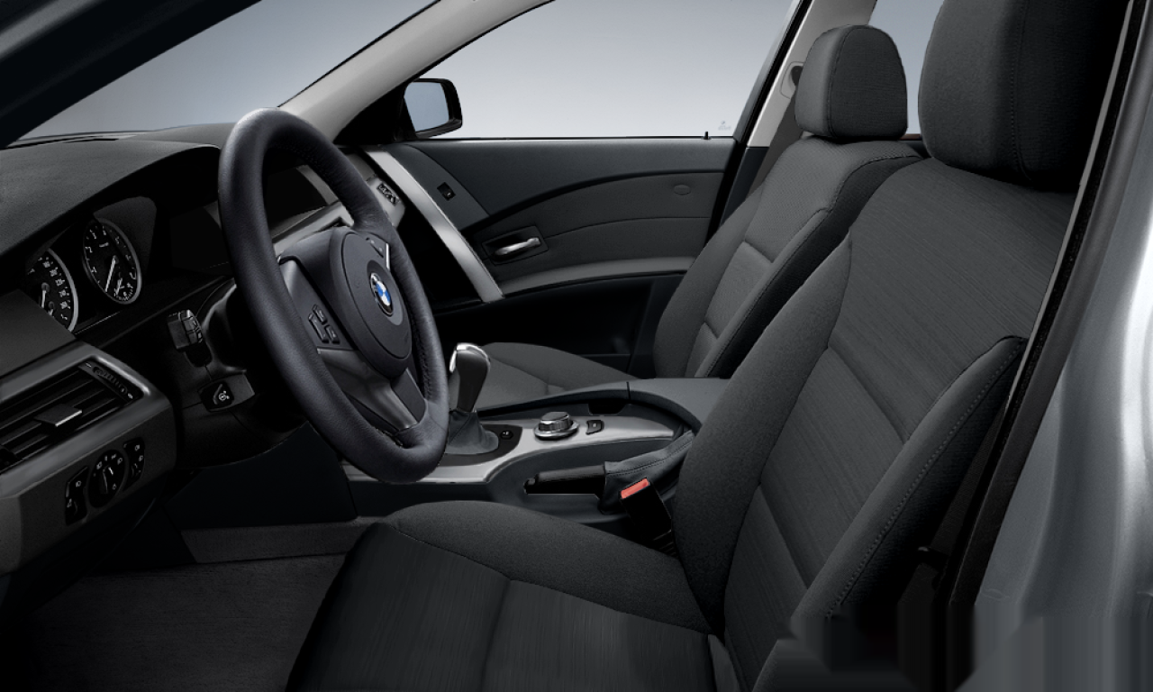 Interior of 2006 BMW 530i (E60), VIN WBANE71070CM05458