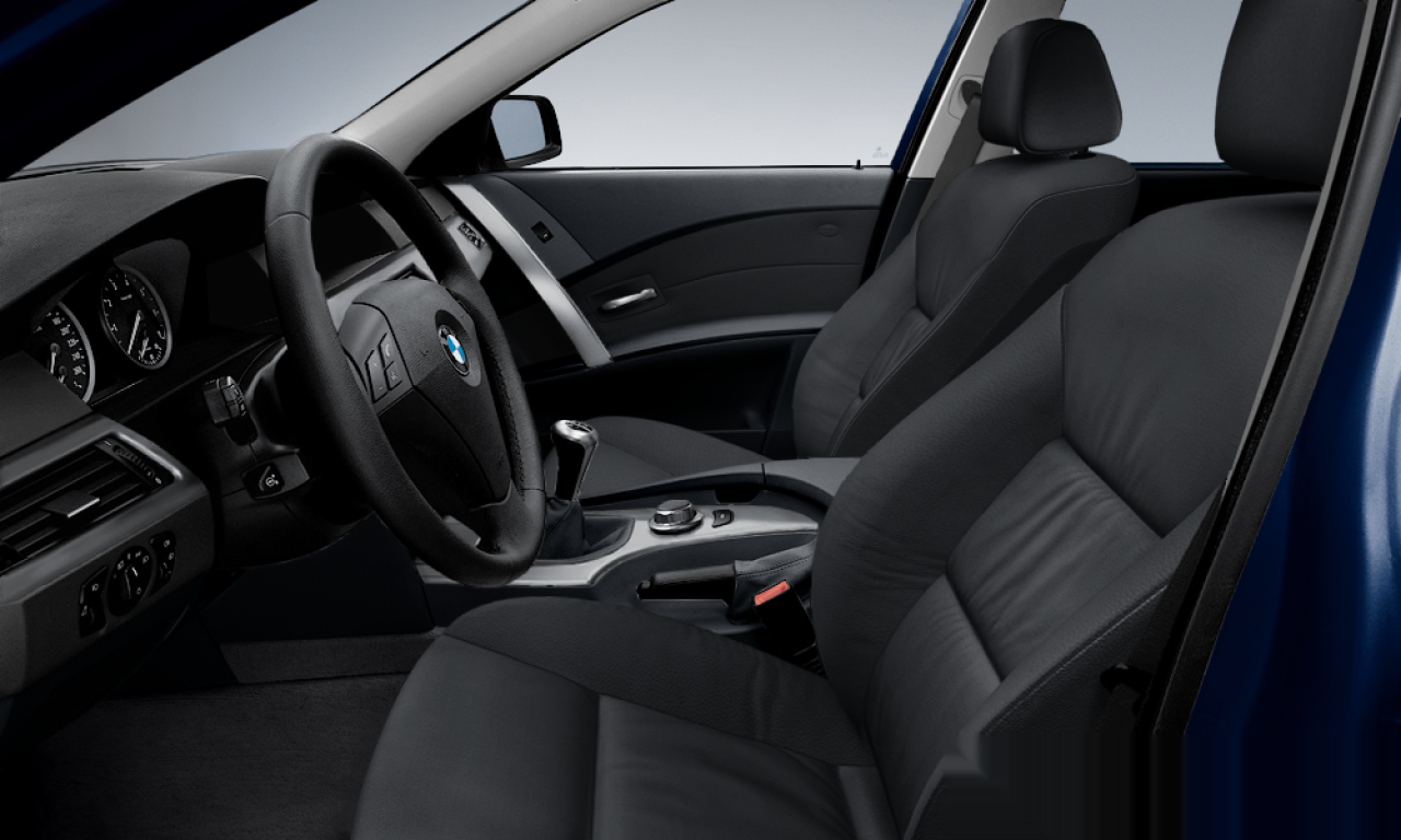 Interior of BMW 520d (E61), VIN WBANJ31090CP76898
