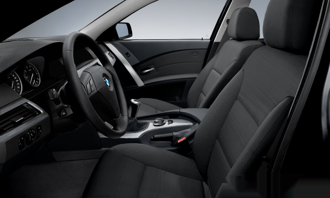 Interior of BMW 525d (E61), VIN WBANJ51030B415975