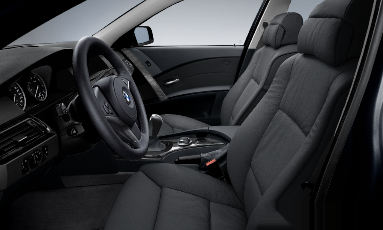 Interior of BMW 530xd (E61), VIN WBANP71070CS22085