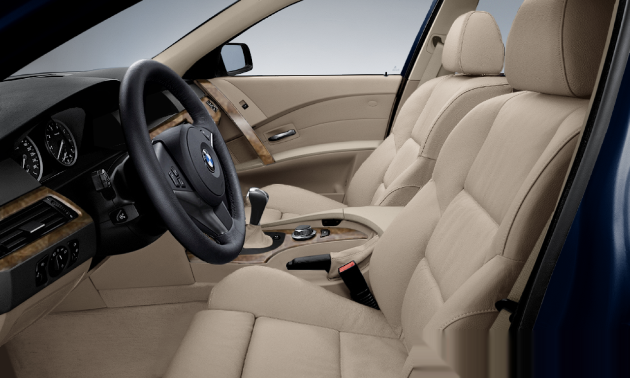 Interior of 2006 BMW 520d (E61), VIN WBANJ31040CP86612