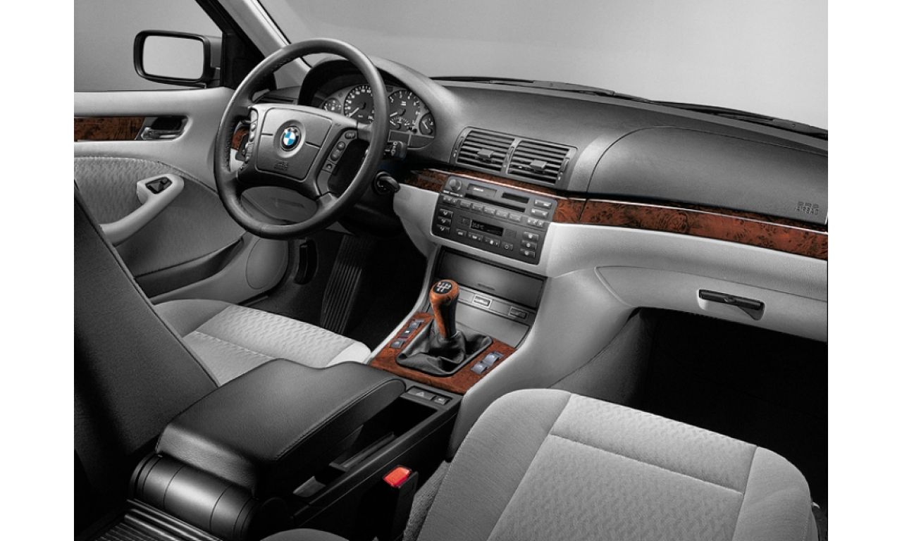 Interior of BMW 316i (E46 (4)), VIN WBAAL11000AX12855