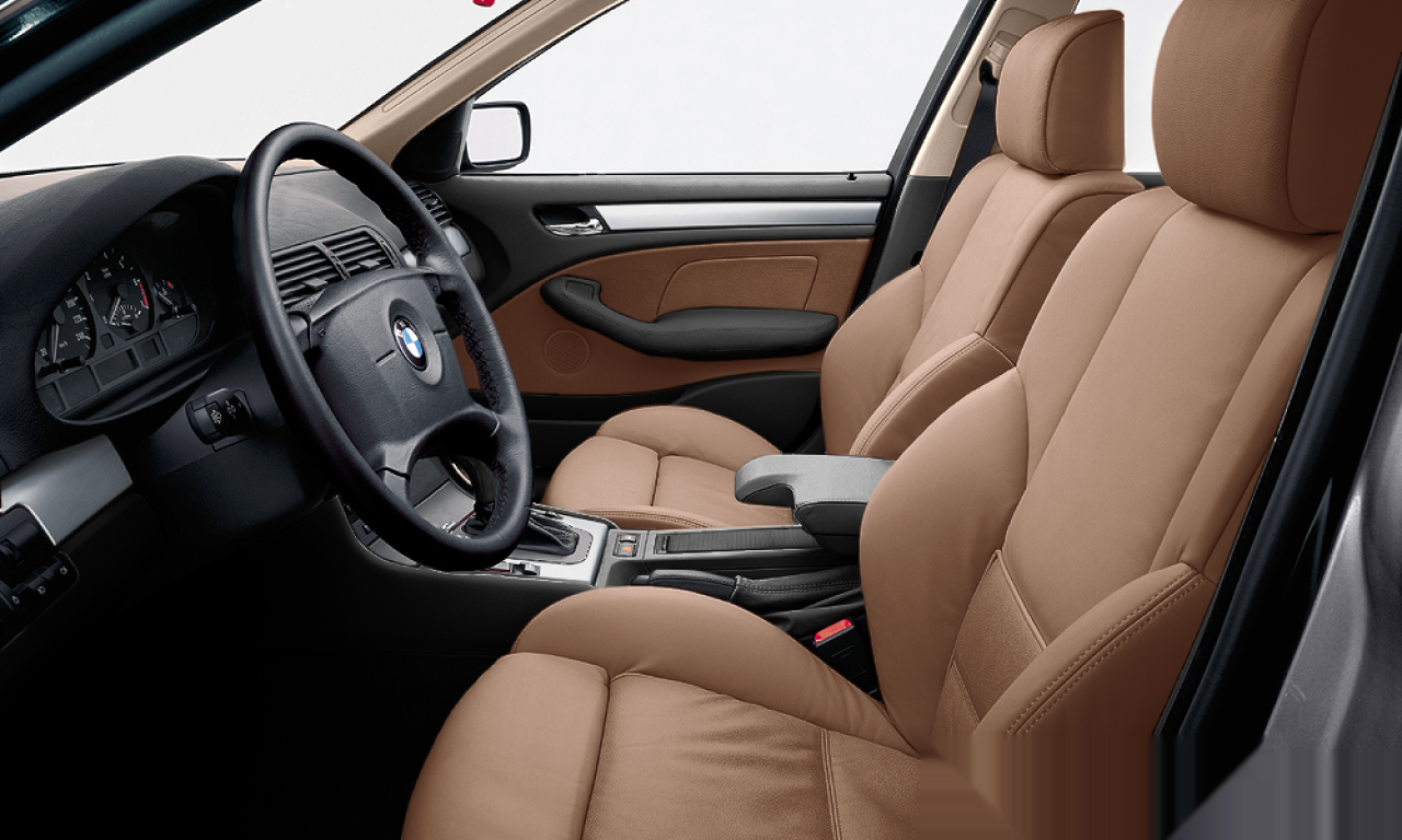 Interior of BMW 330d (E46 (4FL)), VIN WBAED91070FX52575