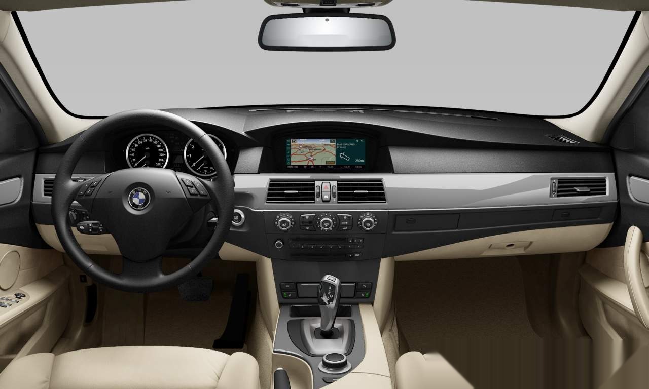 Interior of 2007 BMW 525i (Sedan (4 Doors)), VIN WBANU71080CT20809