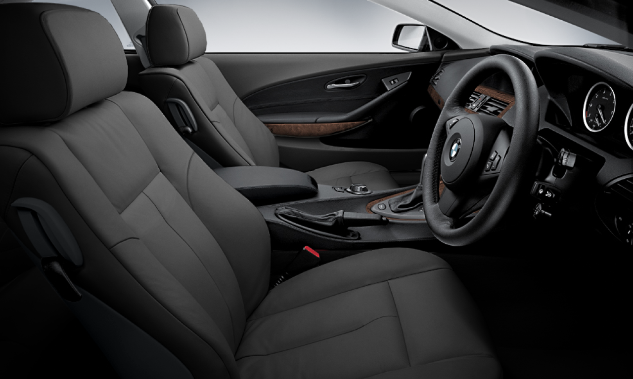 Interior of 2006 BMW 650i (E63), VIN WBAEH12040CP48652