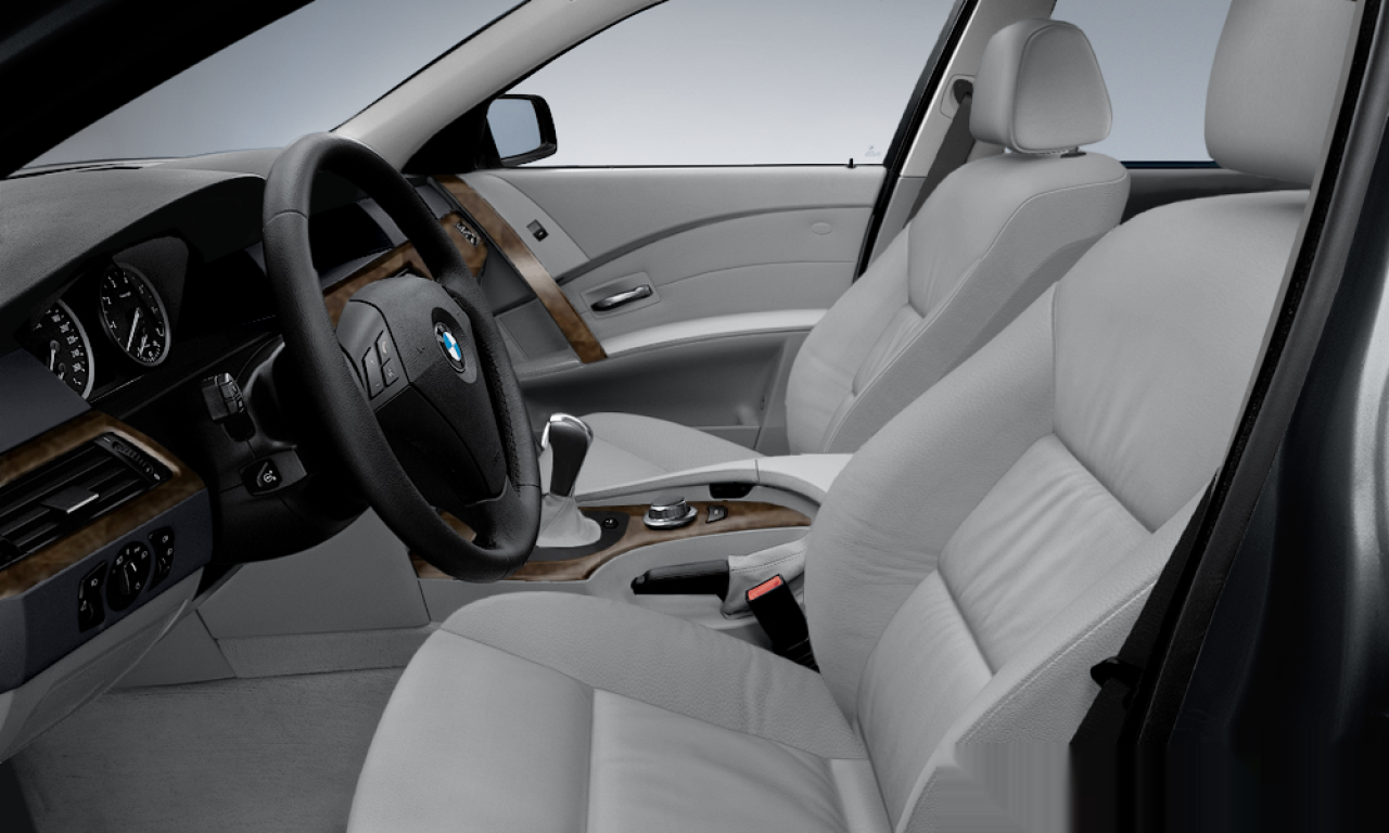 Interior of BMW 530d (E61), VIN WBANS71010CP33287