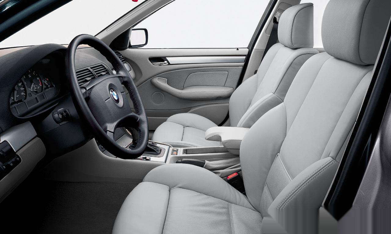 Interior of BMW 320d (E46 (4FL)), VIN WBAAS71010FX69848