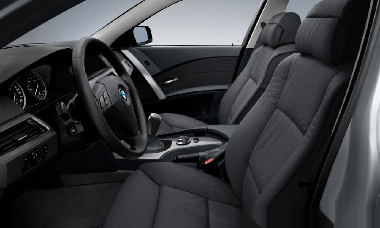 Interior of BMW 530d (E61), VIN WBANS71020CP35226