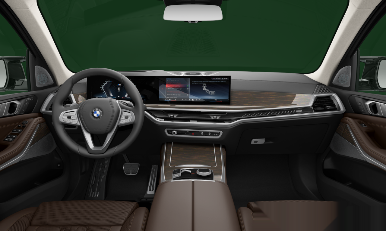 Interior of BMW X7 M60i xDrive (G07 (MUE)), VIN 5UX33EM09R9S86174
