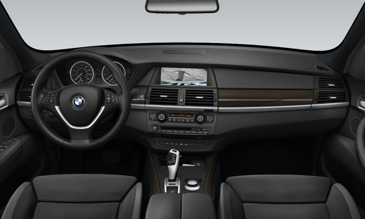 Interior of BMW X5 4.8i (E70), VIN 5UXFE835X9L169423