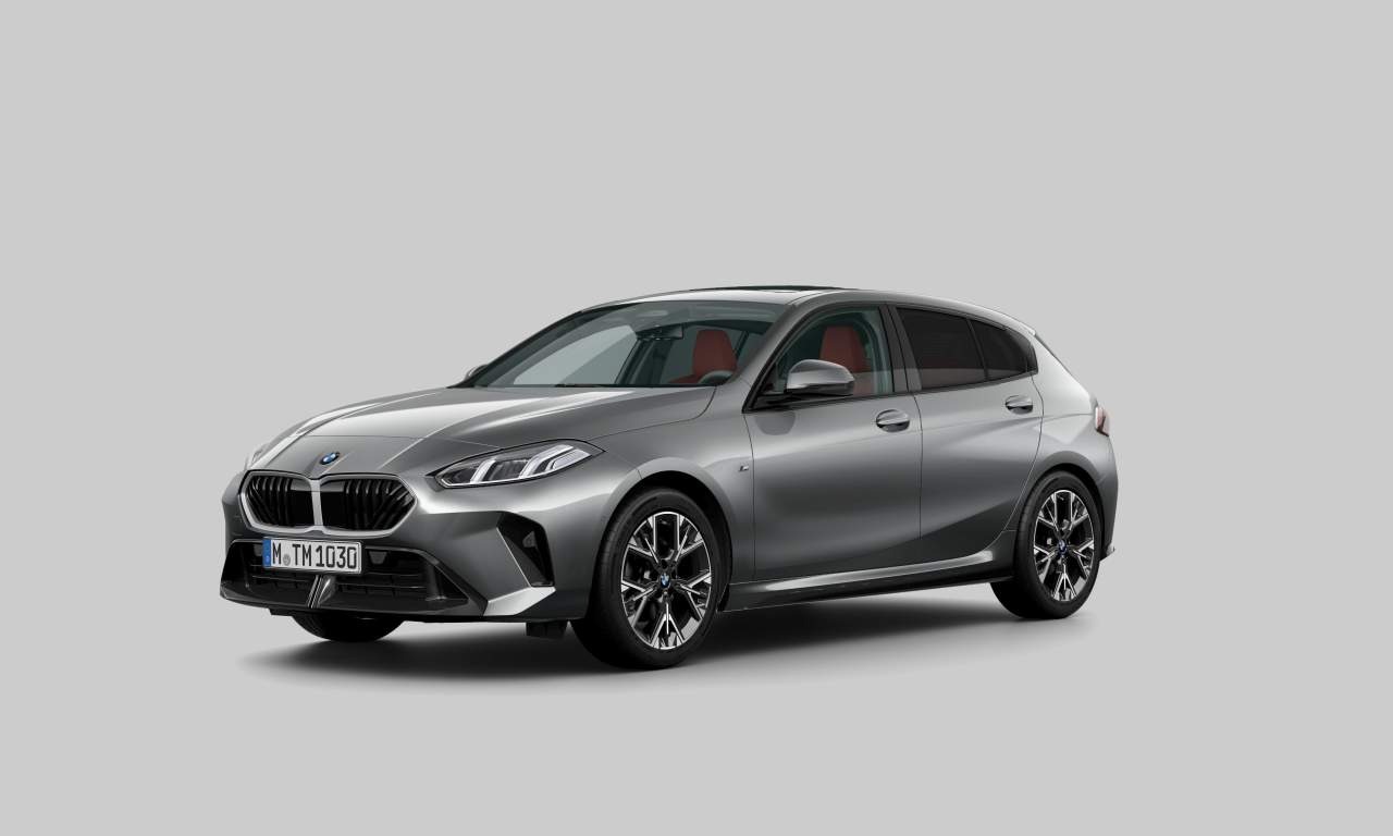 Exterior of BMW 118d (Sports Hatch (5 Doors)), VIN WBA11GF0407S23969