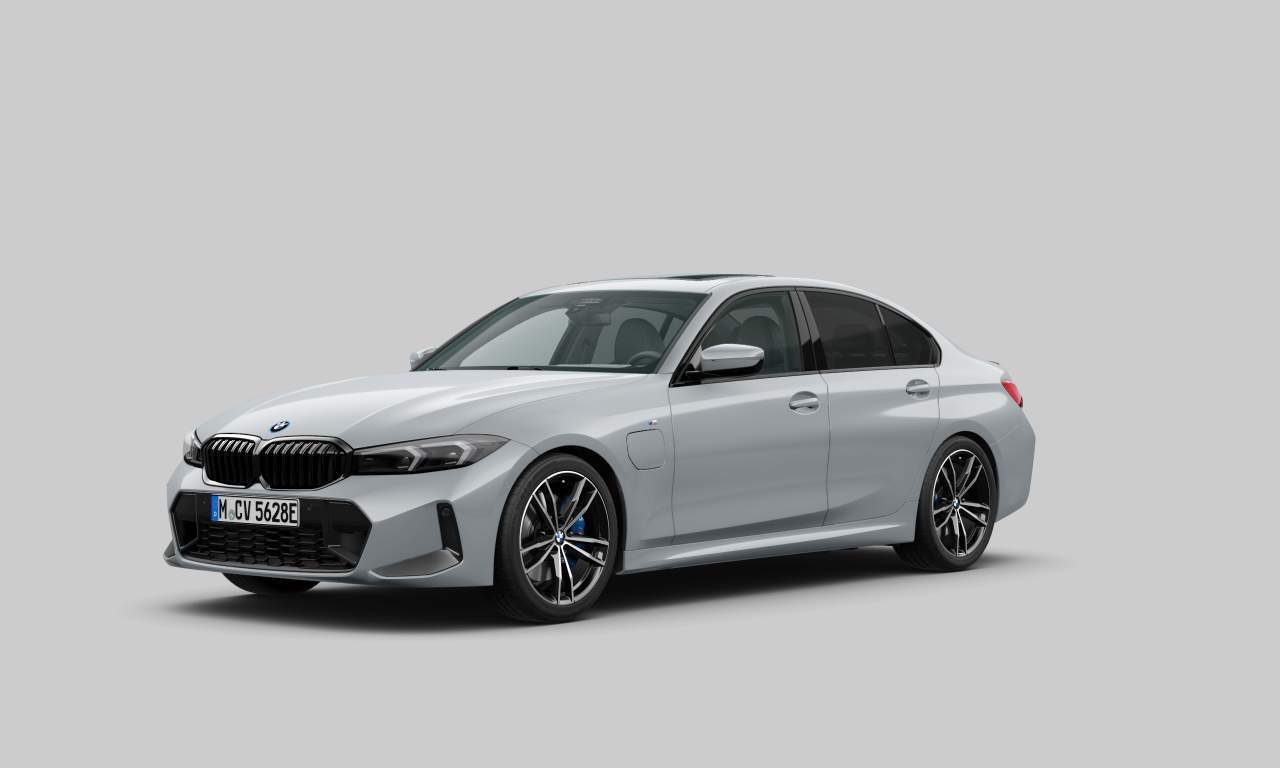 Exterior of BMW 330e xDrive (Sedan (4 Doors)), VIN WBA38FS0708E83820