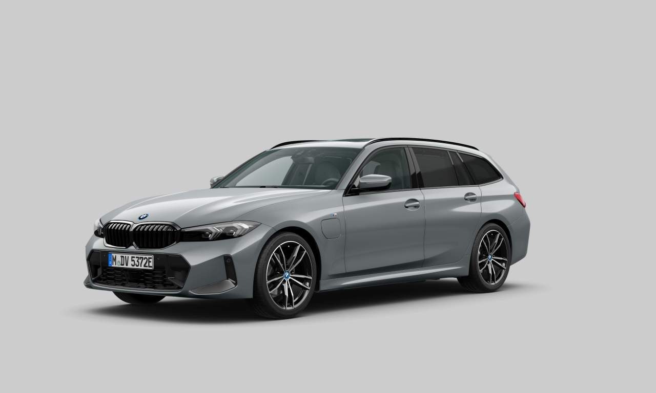 Exterior of BMW 320e (Touring (5 Doors)), VIN WBA41FY010FS88160