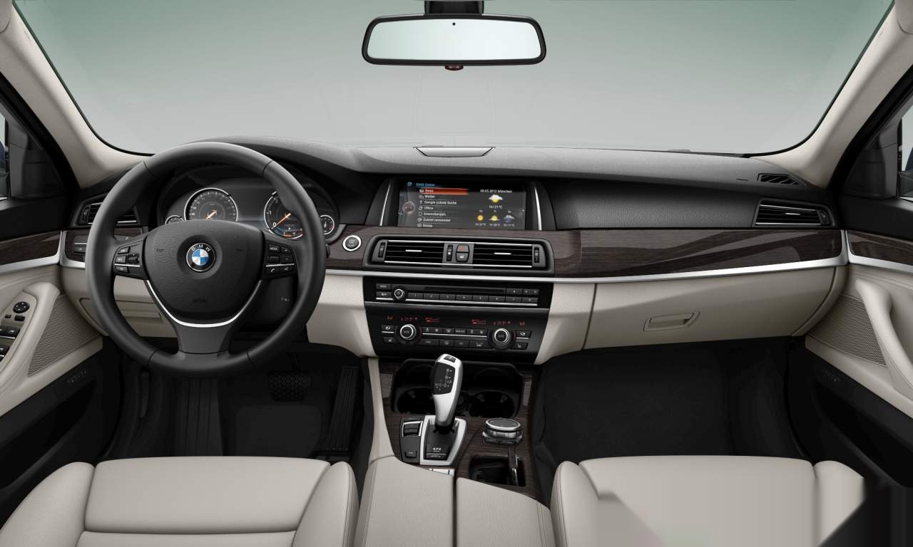 Interior of 2014 BMW 520d (F10 (MUE)), VIN WBA5E510X0G058737