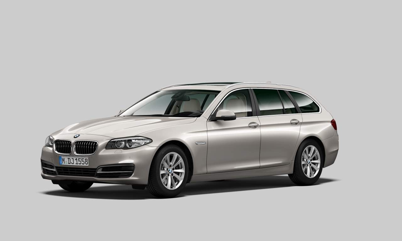 Exterior of BMW 530d xDrive (Touring (5 Doors)), VIN WBA5K31020D924753