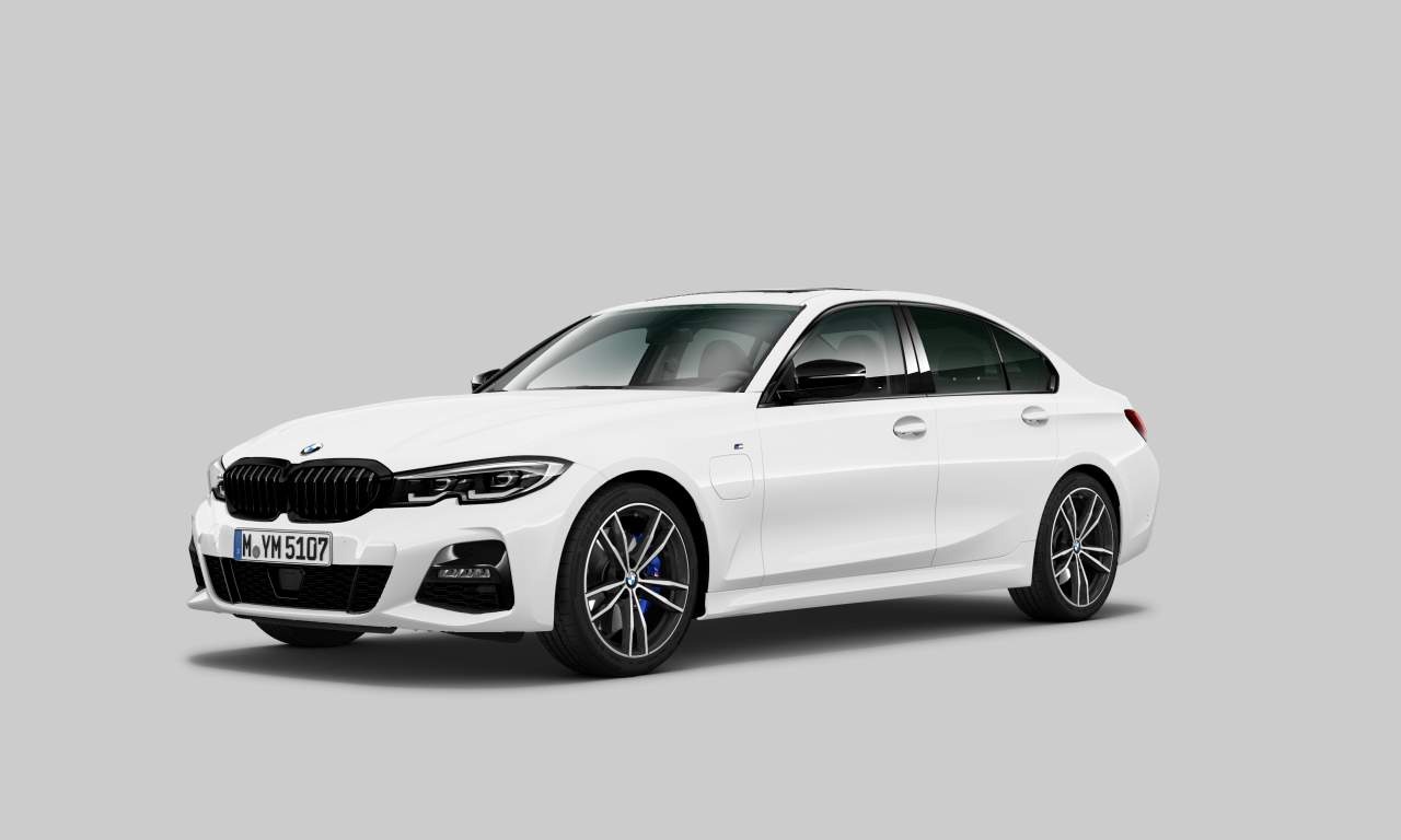 Exterior of BMW 330e (Sedan (4 Doors)), VIN WBA5X71090FH99217