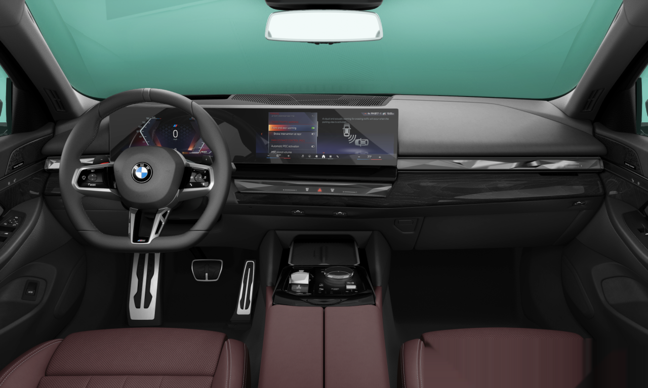Interior of BMW 540i xDrive (G60), VIN WBA63FJ09RCR85233