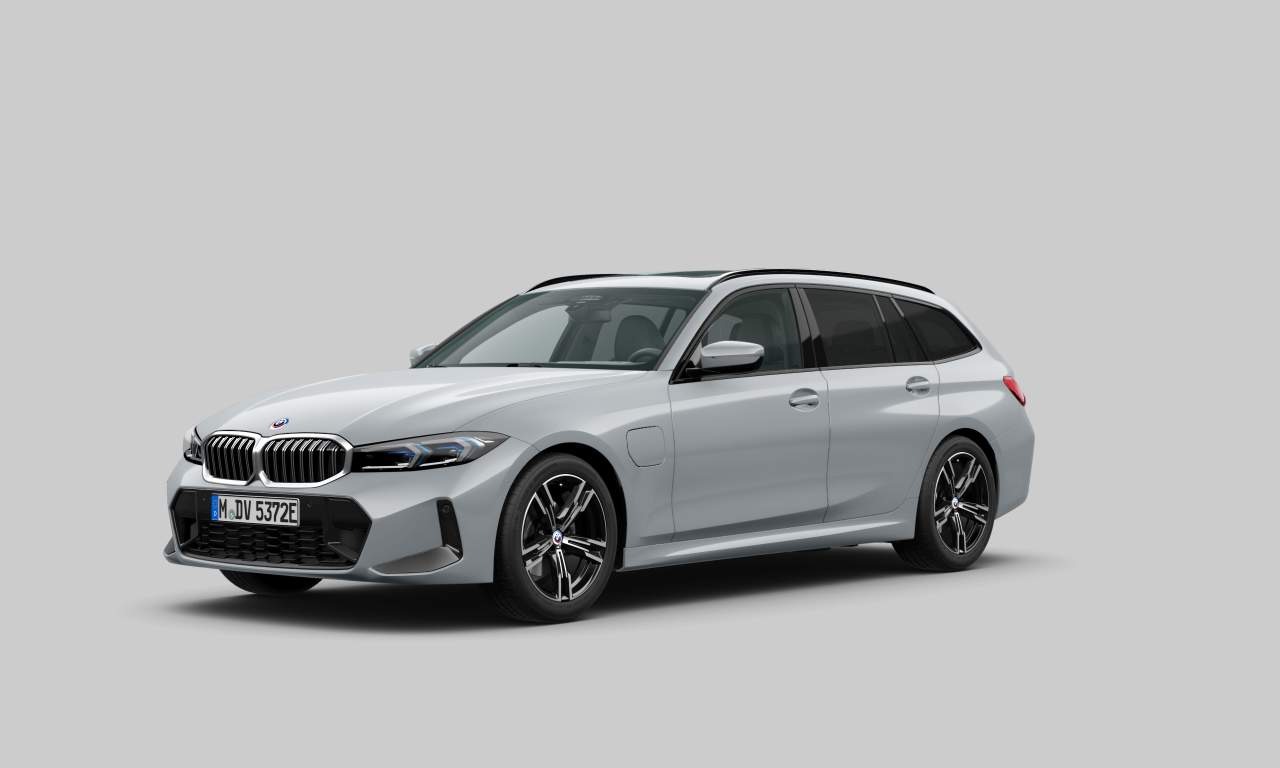 Exterior of 2022 BMW 330e xDrive (Touring (5 Doors)), VIN WBA71CY030FN31897