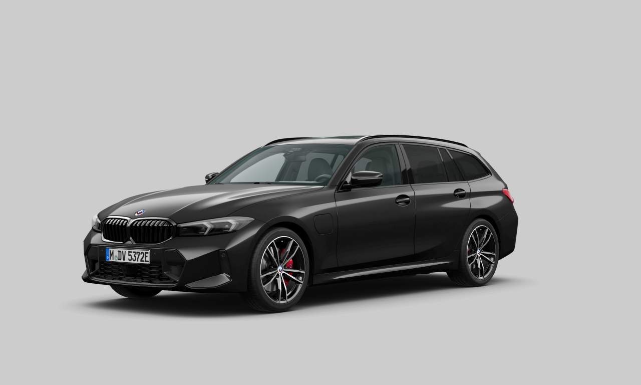 Exterior of BMW 330e xDrive (Touring (5 Doors)), VIN WBA71CY040FP61531