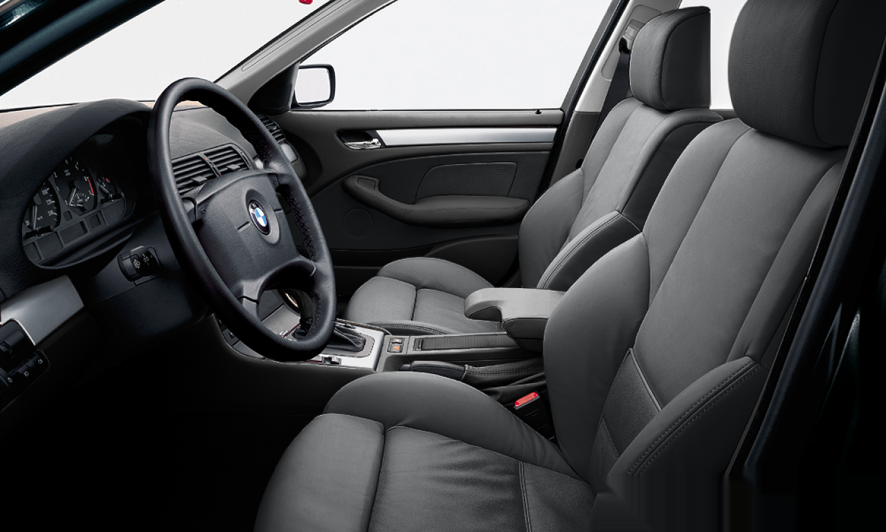 Interior of 2005 BMW 320d (E46 (3FL)), VIN WBAAP71050PN54744