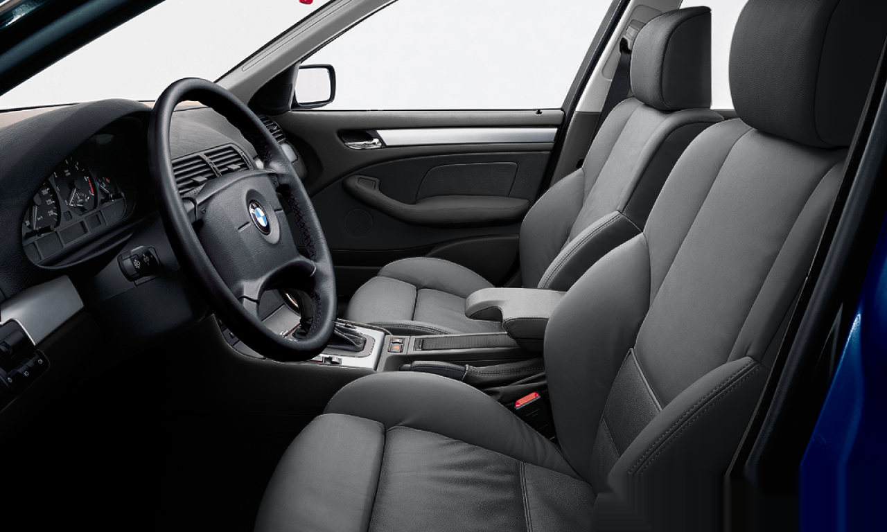 Interior of 2004 BMW 320d (E46 (3FL)), VIN WBAAP71080PP32646