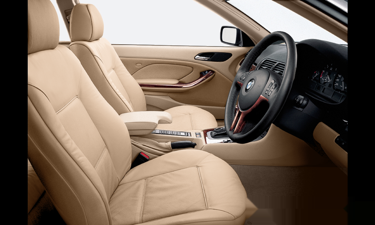 Interior of BMW 325CI (E46 (2FL)), VIN WBABD32060PL87945