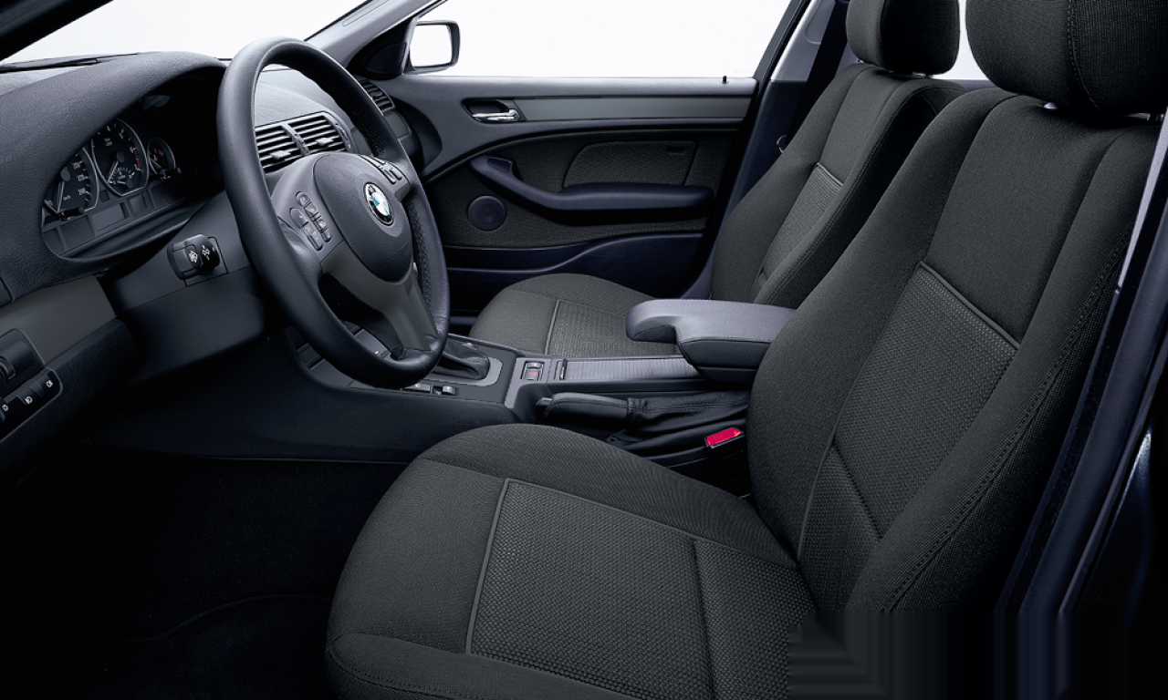 Interior of BMW 320CI (E46 (2)), VIN WBABN11080JV58376