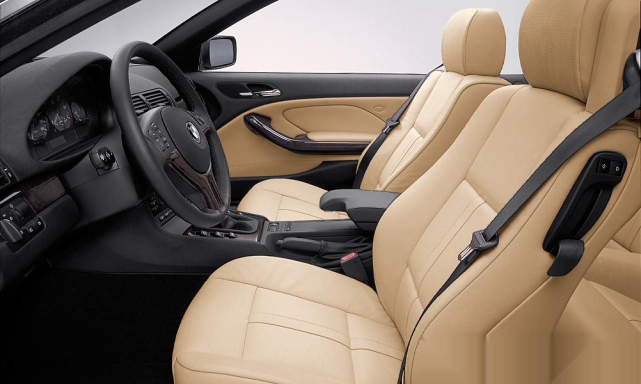 Interior of 2000 BMW 330Ci (E46 (CFL)), VIN WBABW51090PJ60918
