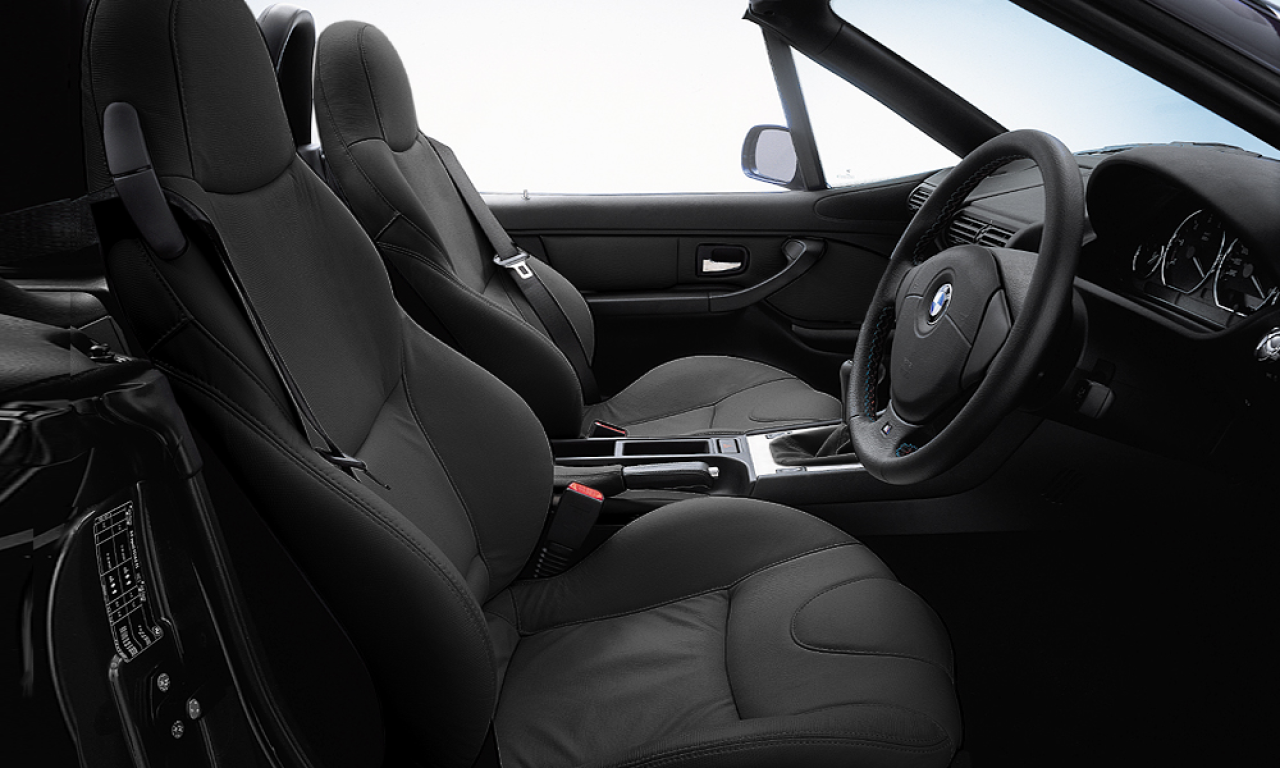 Interior of BMW Z3 2.2 (E36 (7)), VIN WBACN12010LL73948