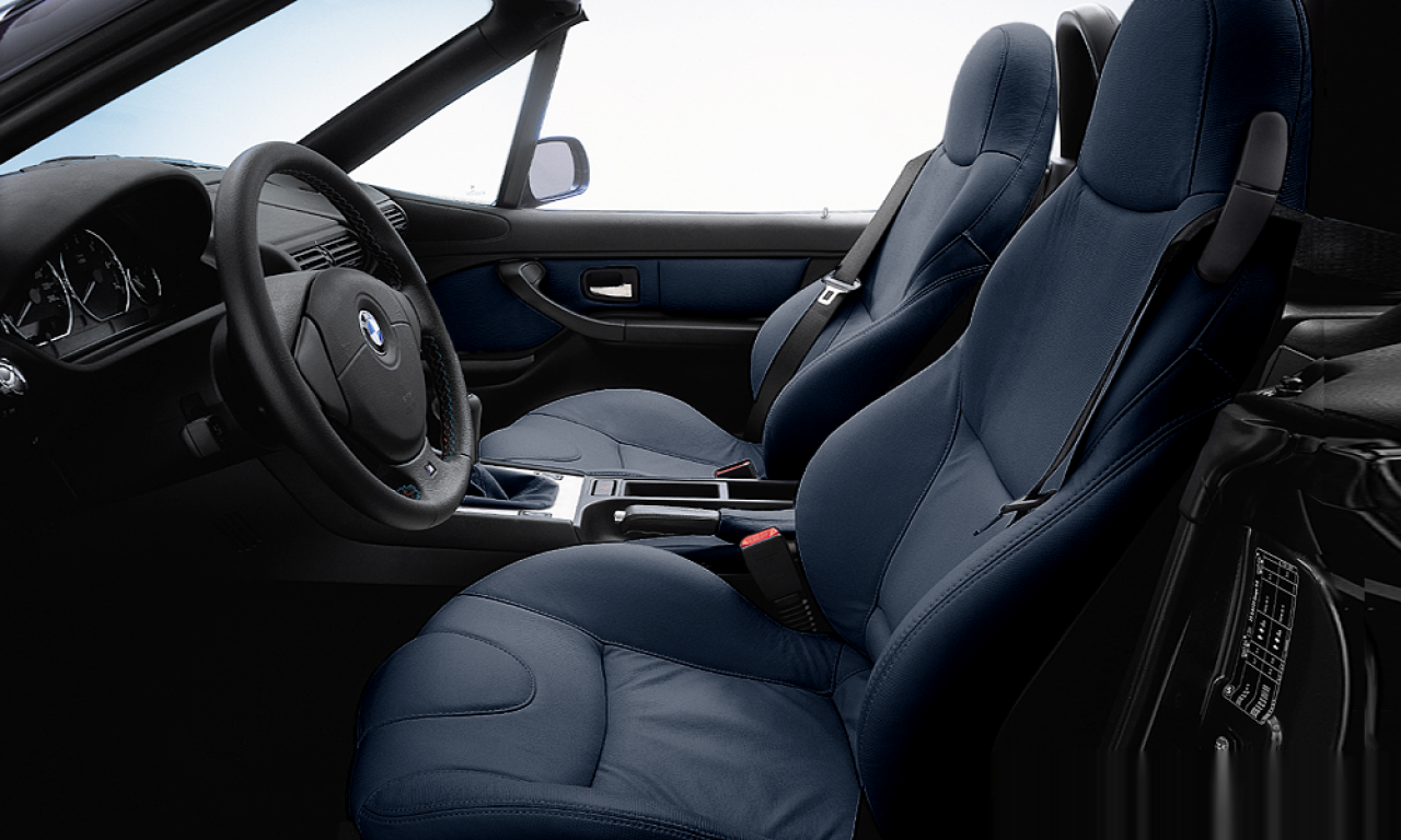 Interior of 2001 BMW Z3 3.0 (E36 (7)), VIN WBACN51000LJ27739
