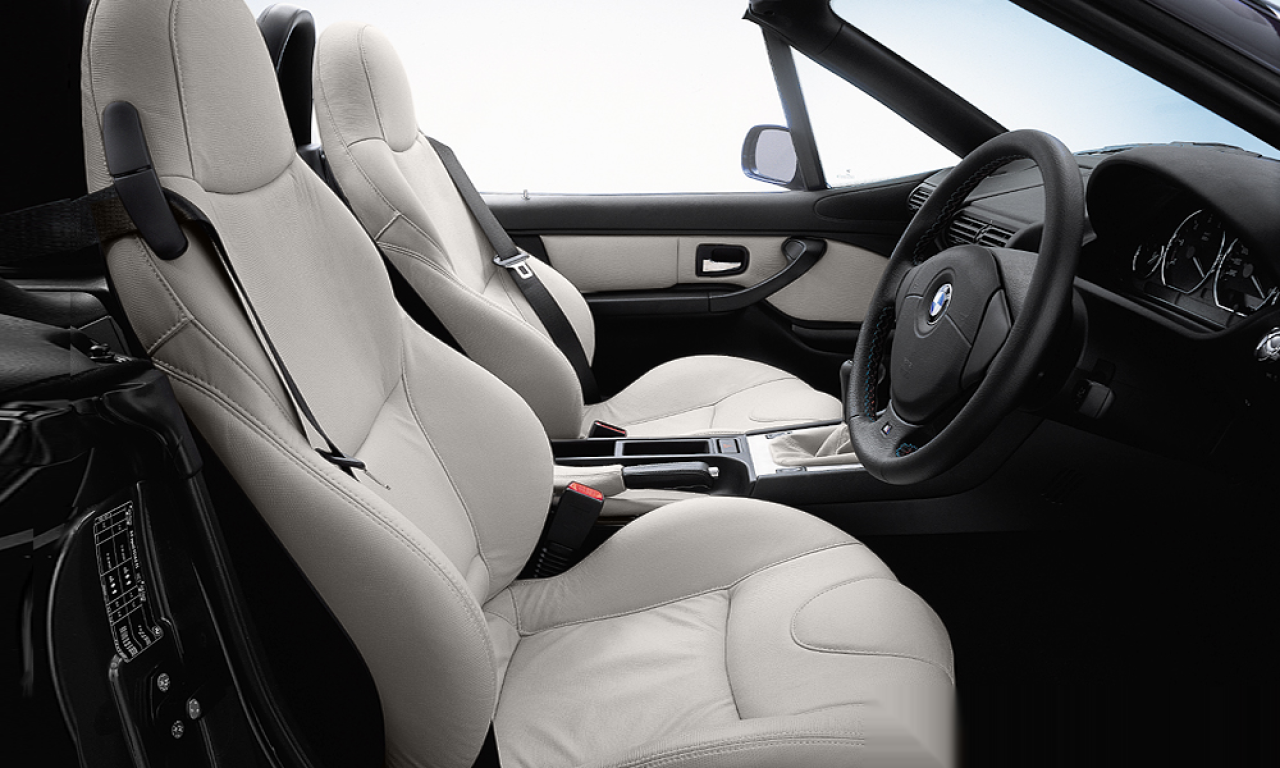 Interior of BMW Z3 3.0 (E36 (7)), VIN WBACN52070LL33610