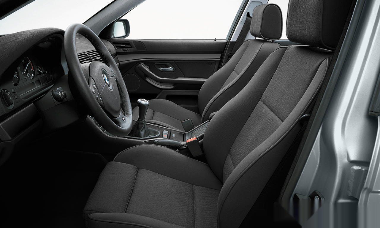 Interior of BMW 525d (E39), VIN WBADL91060GW60821