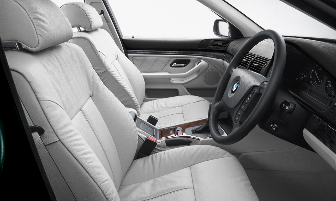 Interior of 2000 BMW 535I (E39), VIN WBADN22010GE70069
