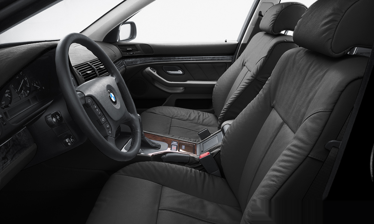 Interior of 2030 BMW 540I (E39), VIN WBADN6106YGG89016