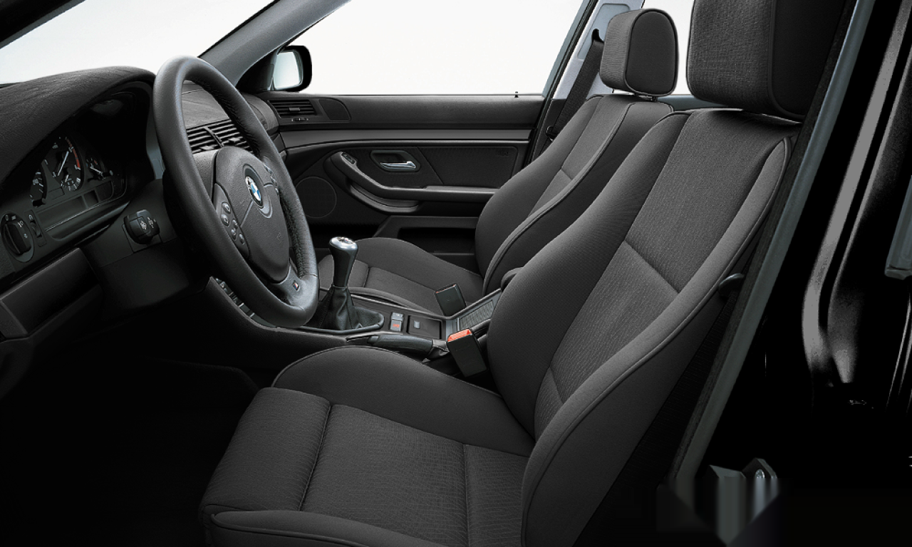 Interior of BMW 525d (E39 (2)), VIN WBADP91030GX78359