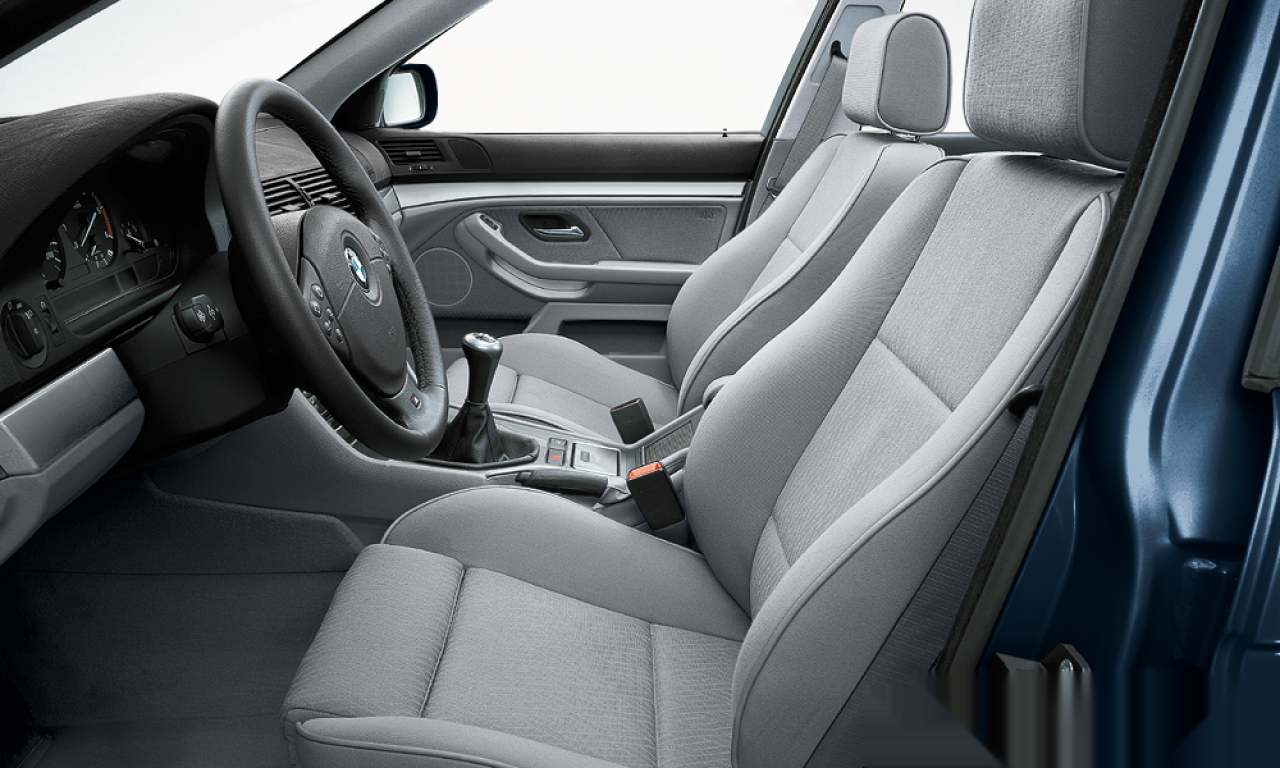 Interior of BMW 525I (E39 (2)), VIN WBADS41070GU92838