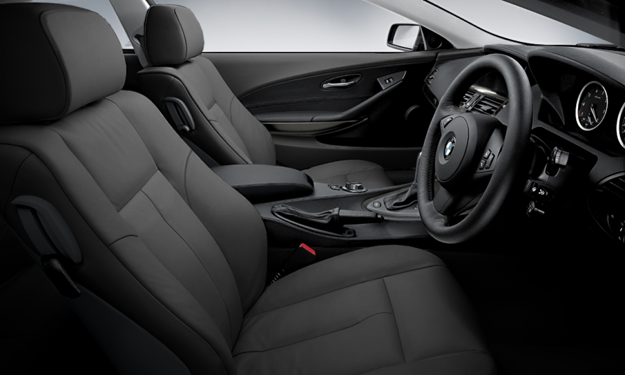 Interior of BMW 650i (E63), VIN WBAEH12080CP48203
