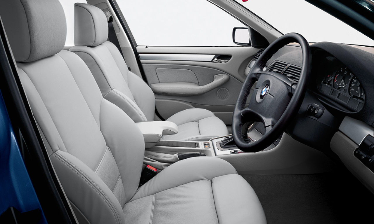 Interior of 2001 BMW 330d (E46 (4FL)), VIN WBAER92060AW35924