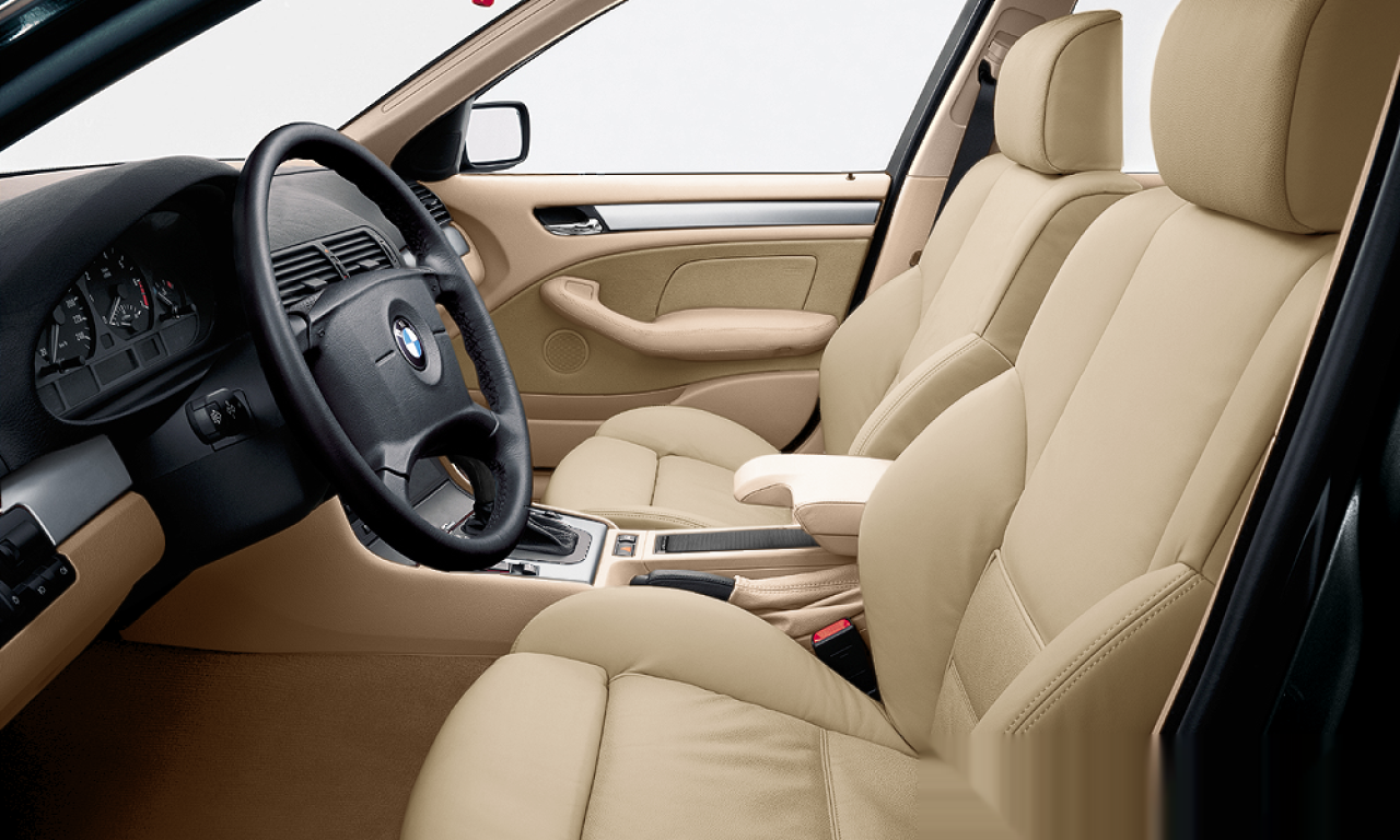 Interior of 2001 BMW 320i (E46 (4FL)), VIN WBAEV11040CH52004