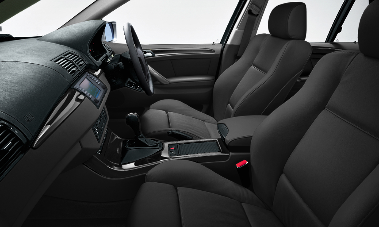 Interior of 2000 BMW X5 3.0d (E53), VIN WBAFA720X0LN43140