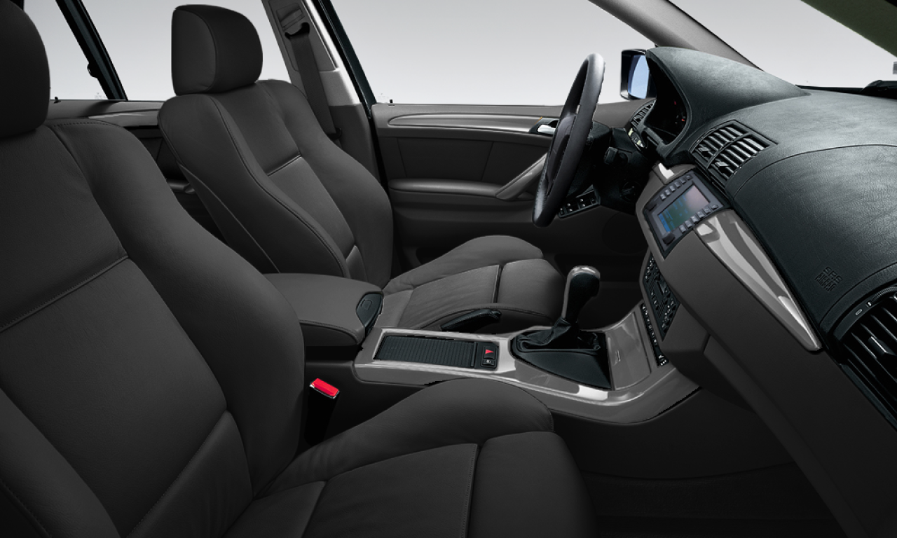 Interior of BMW X5 3.0d (E53), VIN WBAFB71040LX59578