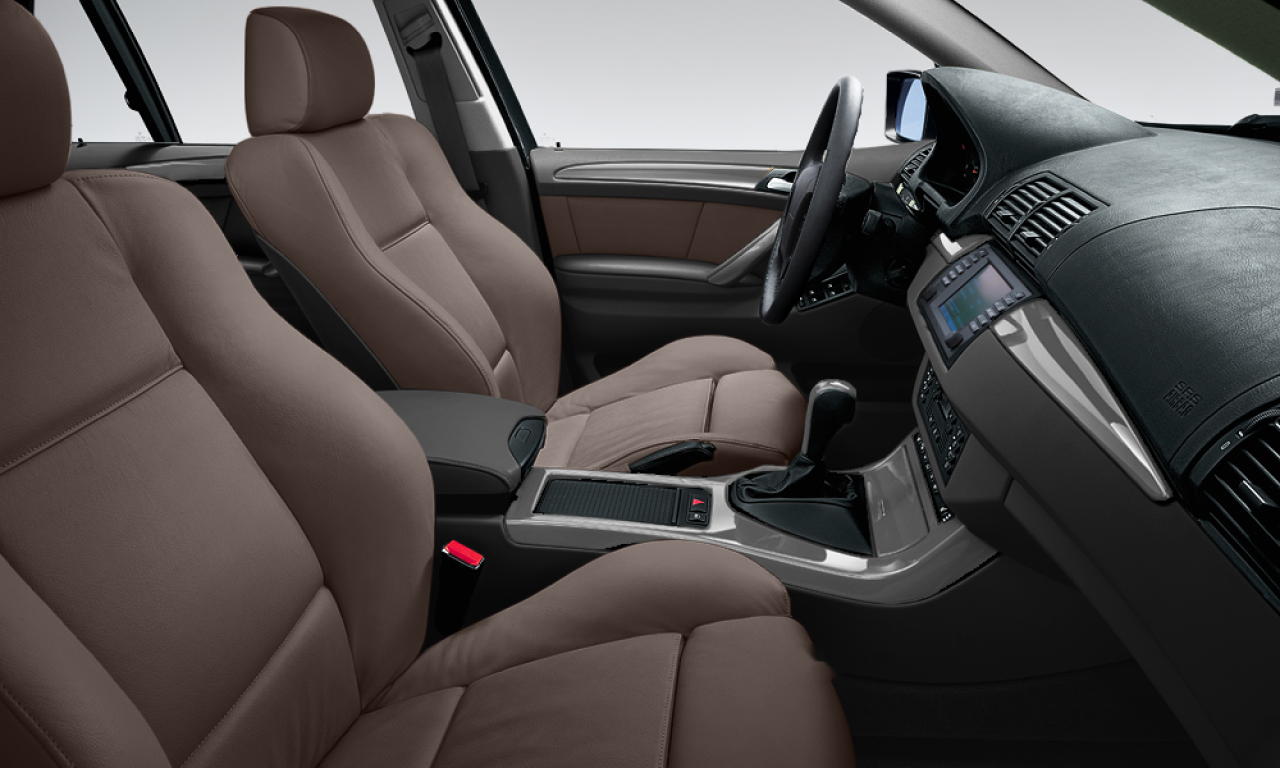Interior of BMW X5 3.0d (E53), VIN WBAFB71050LV40807