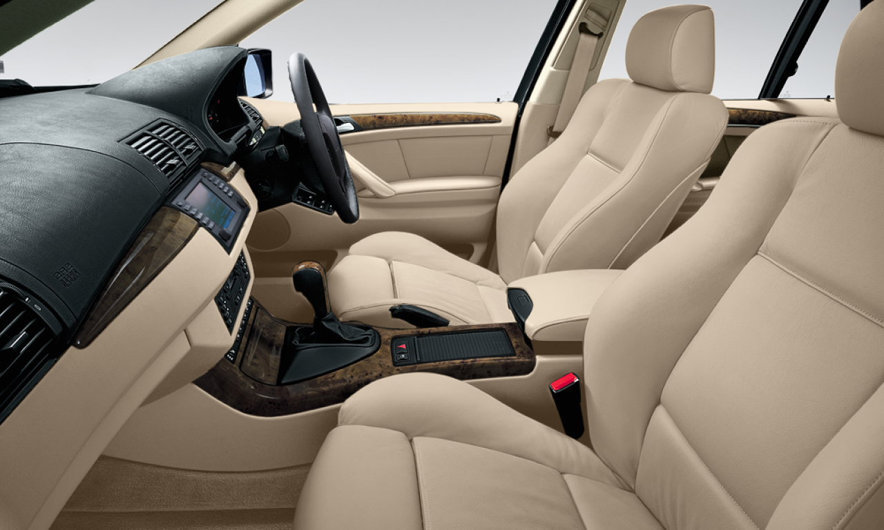Interior of 2000 BMW X5 3.0d (E53), VIN WBAFB72030LX26490