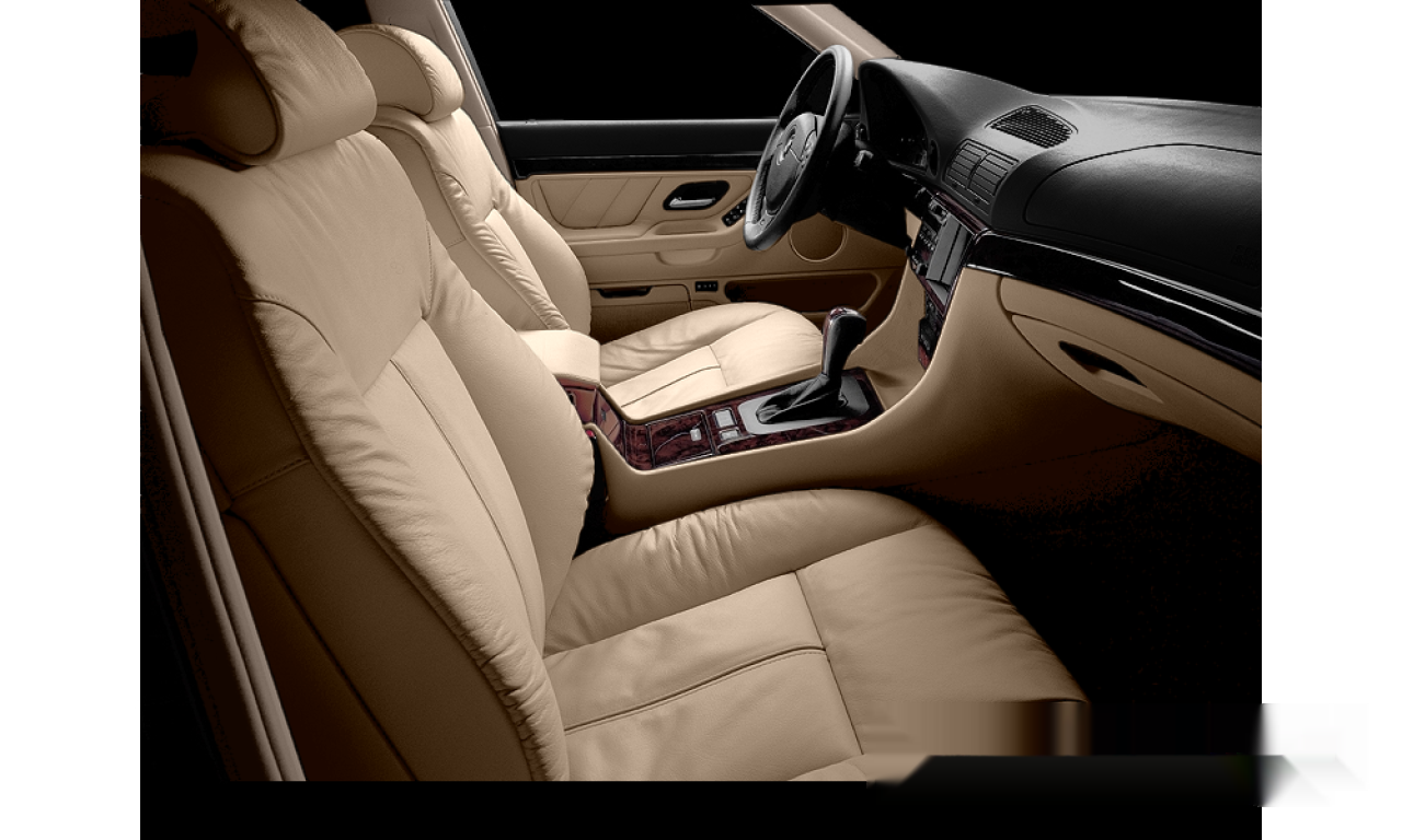 Interior of BMW 728IL (E38 (2)), VIN WBAGH41080DB23468