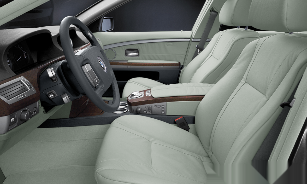 Interior of BMW 735i (E65), VIN WBAGL41080DL90444